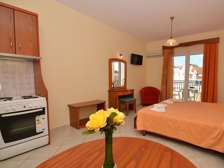 Kosmos Hotel Agios Stefanos Avliotes  Dış mekan fotoğraf